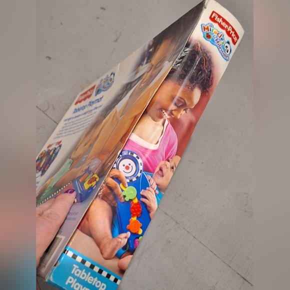 Fisher Price Miracles & Milestones Tabletop Playmat - Picture 3 of 5